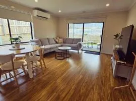 Getaway on Amaroo Way