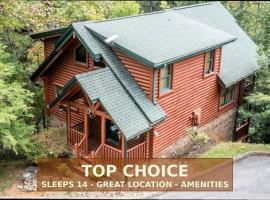 5BR Log Cabin, Game Room, Hot Tub, Swimming pool, hotell sihtkohas Gatlinburg