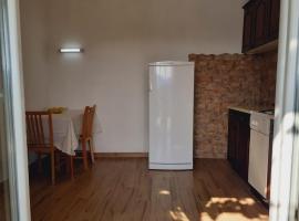 Guest House Oreb - Double Room -3, διαμέρισμα σε Koločep