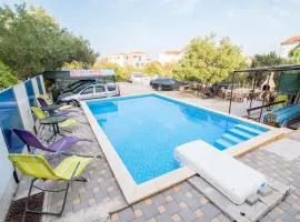 Apartments Fidelis - Two Bedroom Apartment with Terrace and Garden View 7