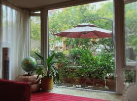 Dory Home多艺屋民宿-上海-限女生-Ladies only, ξενοδοχείο σε Jiading