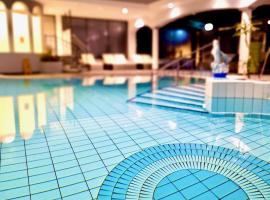 Apartments C'EST LA SEA - Whirlpool-Suite oder Dachterrassen-Suite - Pets welcome, hotel com piscina em Neusiedl am See