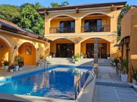 Villa Naranja Pagudpud - Biondo