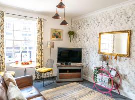 Two Stylish Apartments Sleeps 10 BHX NEC, hotel i Coleshill