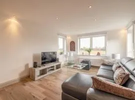 3Bed, 2Bath Penthouse Near Windsor & Long Walk