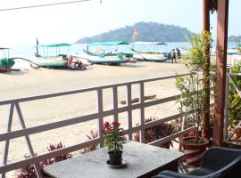 Lira Beach Place, hotel in Goa