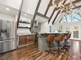 Unique 4BR Into The Woods - Fire Pit home