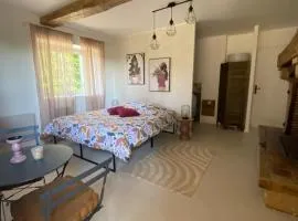 La Chambre A l Ombre du coteau