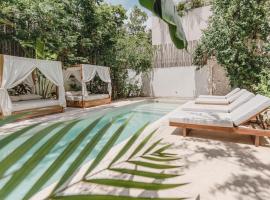 Villa Sorella in Aldea Zama 24Hrs Security, 5min to the beach, hotel en Tulum