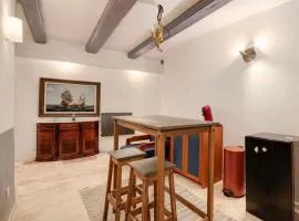 Rent big room with breakfast free in old city