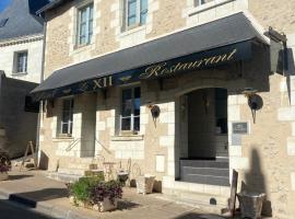 Hôtel-Restaurant-Chambre Insolite Spa le XII de Luynes – hotel w mieście Luynes