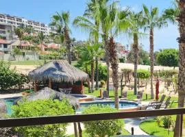 Beach Eateries Shops 10 min walk Golf view