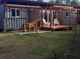 Refugio de Mar - Reta - Casa Contenedor, hotel in Balneario Reta