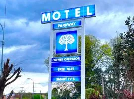 Parkway Motel