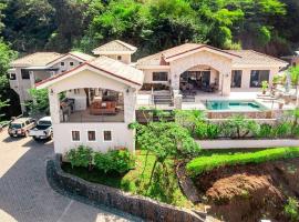 Luxurious 3 Bedroom Villa、ココのホテル