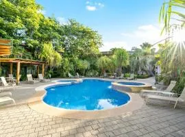 2 BD Condo Steps to Beach