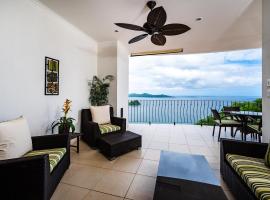 Charming Delightful Sunsets Private Balcony, ξενοδοχείο σε Playa Flamingo