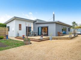 Private Escape, hotell med basseng i Martinborough