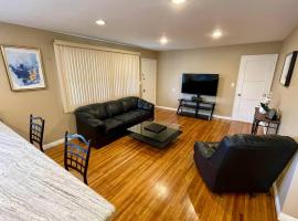 Entire Urban House Getaway Newly Remodeled, hotel in El Monte