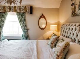 Whispering Place Georgian Grade II Sleeps 6 Adults 3 mins from Safari Park & Steam Train, khách sạn ở Bewdley