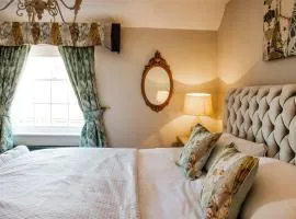 Whispering Place Georgian Grade II Sleeps 6 Adults 3 mins from Safari Park & Steam Train