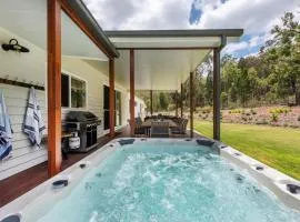 Frog Hill 8 bedroom luxe rural retreat near town