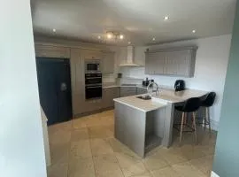 Fabulous and Sunny 2 bed Apartment, in City Centre