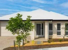Belleview Home - Brand New 4 Bedroom House near Ipswich