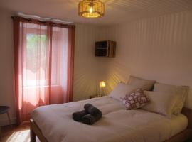 Appartement tout confort 7 personnes à Porté-Puymorens, Hotel in Porté-Puymorens