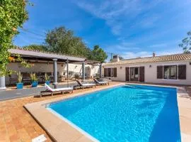 The Quinta - 3 Bedroom ensuite Villa, Swimming Pool, Beautiful Gardens, water features and lake