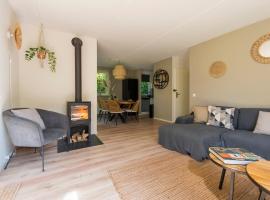 Cozy No 2 Wellness Villa Hottub, Sauna en houtkachel, hotel v destinaci Hernen