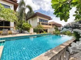 Baan Rawee Villas