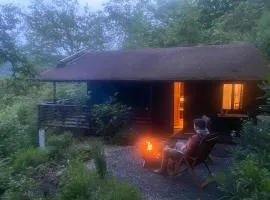 Autarke, idyll. Hütte mit Kamin+Aussicht