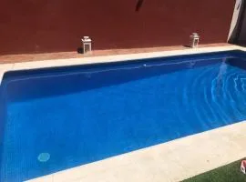 Villa Cedillo con piscina privada y barbacoa cerca Puy du Fou y Parque Warner