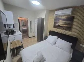 Ryo 25 דירה במלון בוטיק 2 דקות מטיילת בת ים