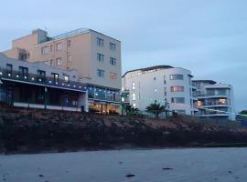 Marina Metro Hotel, hôtel à Saint-Hélier