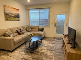 Cozy-Quiet-Spacious Guest Suite in Fresno Clovis California, hotel v destinaci Fresno
