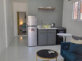 The Pamella Suite, hotel v destinaci Harbour View