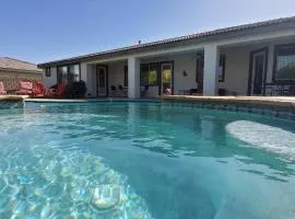 Splendid Vacation Home! Pool, Spa, 2 masters!