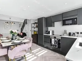 The Ultimate Hangout 4BR Modern House with Garden