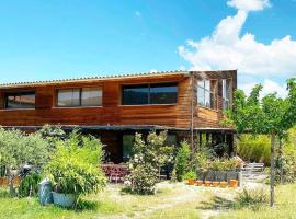 Maison Contemporaine vue Mont Ventoux, ξενοδοχείο σε Entrechaux