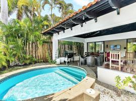 Lovely Condo w - Private Pool, condo in Playa Hermosa