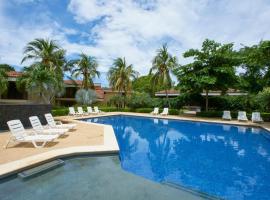 Snorkel Paradise Condo, Pool, Steps to the Beach, Hotel in Ocotal