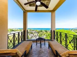Enchanting Ocean Views 2 BD 2 Pools