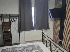 Zimmer mit privatem Badezimmer