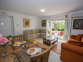 Gigi Star Tatiana Luxury Apartment with Private Pool, Panoramic Mountain View