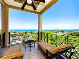 Swim-Up Pool Bar, Walk to Beach & Panoramic Views