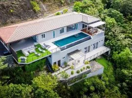 Villa w - Infinity Pool and Stunning Ocean Views