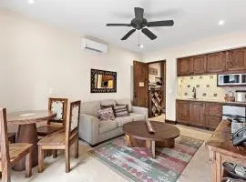 Las Catalinas 1 BD Walk to Beach