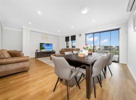 Dream Family Retreat ! Escape Relax and Rejuvenate, hotel v destinaci Berwick